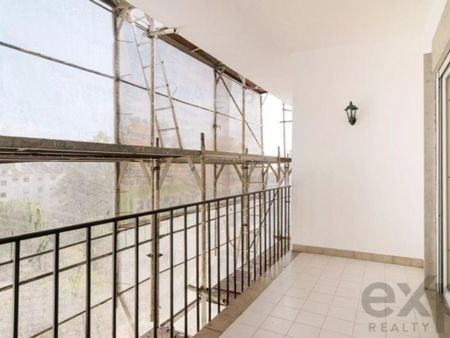 3 room luxury Apartment for rent in Cascais e Estoril, Portugal - Photo 2