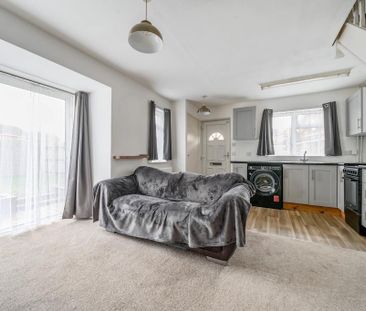 1 bedroom semi-detached house to rent - Photo 4