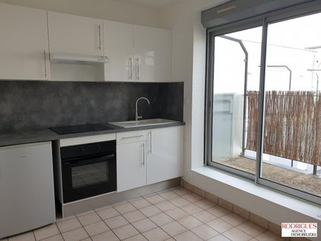 Location Appartement 2 pièces 53m² POITIERS 86000 - Photo 4