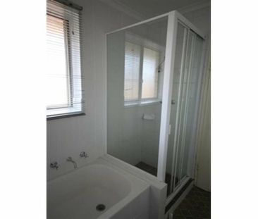 Spacious 2 Bedroom Unit - Photo 5