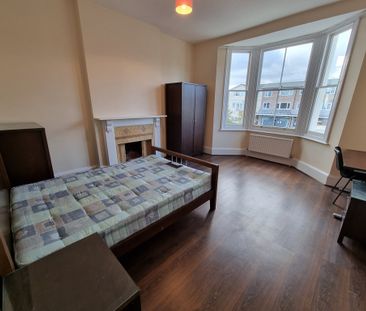 6 Bed Student Accommodation - Photo 3