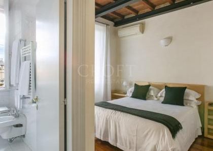Spanish Steps .Charming two-room apartment with balcony and views over the rooftops of Rome . In residence with dayluy cleaning , A/C wifi , consierge. Rif #1948