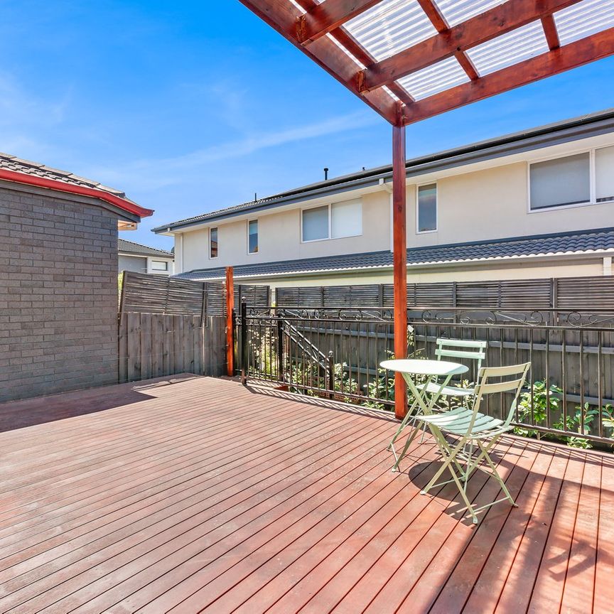 Brand New Spacious Five-Bedroom Family Home in Prime Burwood Location - Photo 1