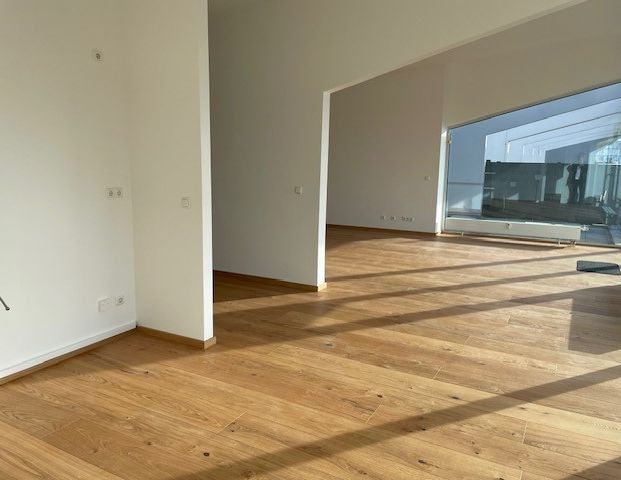 Penthouse mit Personality – Platz für DEINE Ideen & eine Aussicht zum Verlieben! - Photo 1