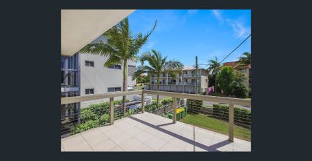 Newly Renovated 2-Bedroom Unit with Sunny Private Balcony - Photo 5