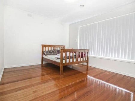 1/3 Sea Court, Craigieburn VIC 3064 - Photo 5