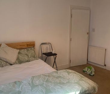 Room in a Shared House, York Avenue, BN3 - Photo 3