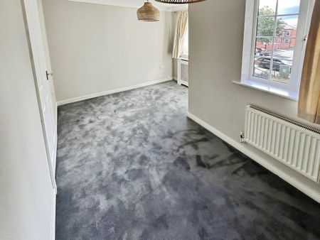 3 bedroom end of terrace house to rent - Photo 2