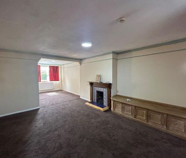 3 bedroom end of terrace house to rent - Photo 2