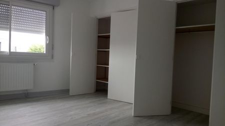 Appartement de 5 pièces de 124 m² à louer à LARMOR-PLAGE - Photo 4