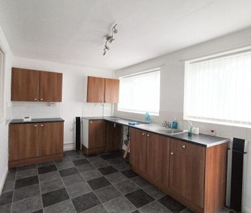 3 bedroom terraced house to rent - Photo 6