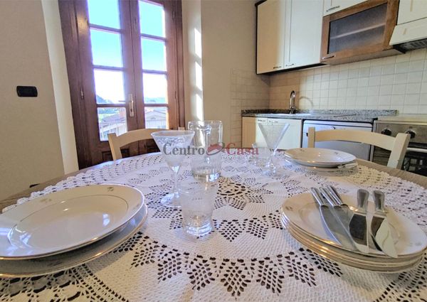 Appartamento di pregio in villa bifamiliare con ingresso indipendente, arredato