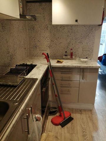 2 bedroom semi-detached house to rent - Photo 3