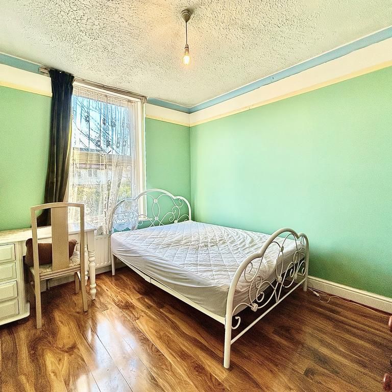 1 bedroom in a house share to rent - Photo 1