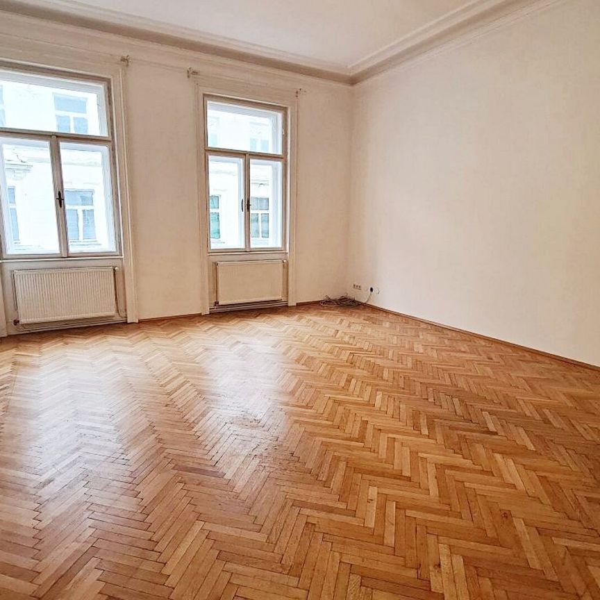 AM GRABEN-NÄHE, 95 m2 Altbau mit Balkon, 2 Zimmer, Komplettküche, Wannenbad, Parketten, 4. Liftstock, Flügeltüren, Spiegelgasse - Foto 1