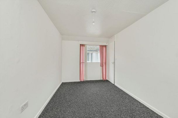 4 bedroom terraced house to rent - Photo 1