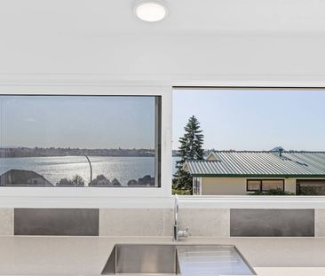 Modern living with backyard and views - Photo 3