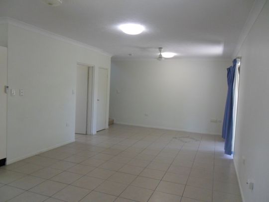 3 BEDROOM 2 BATHROOM UNIT IN GULLIVER - Photo 1