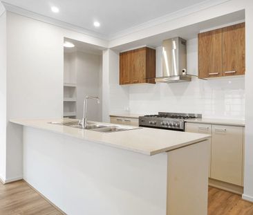 Beautiful family home! - Photo 4