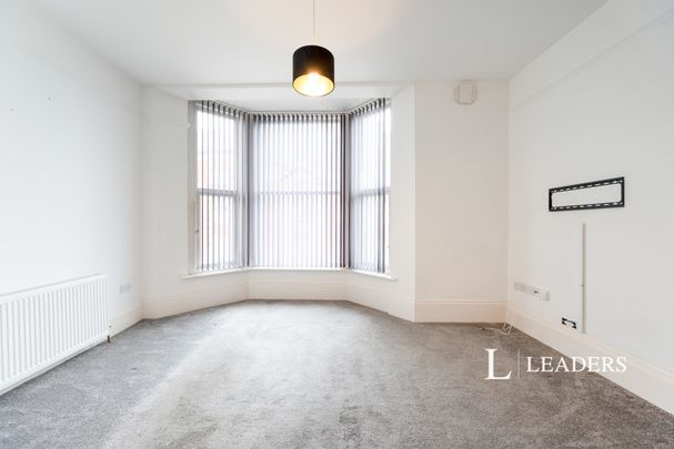 1 bedroom apartment to rent Osborne Road, Southsea, Hampshire, PO5 - Photo 1