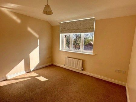 3 bedroom terraced house to rent - Photo 4