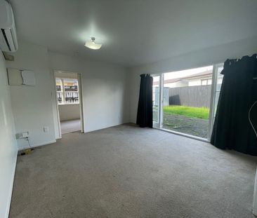 43A Hallberry Road, Mangere East, Auckland - Photo 2