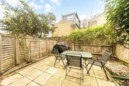 2 bedroom flat to rent - Photo 5