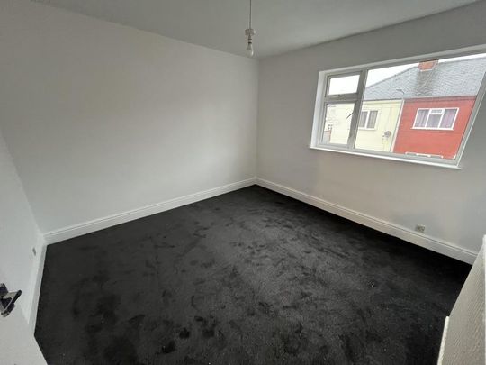 4 bedroom terraced house to rent - Photo 1