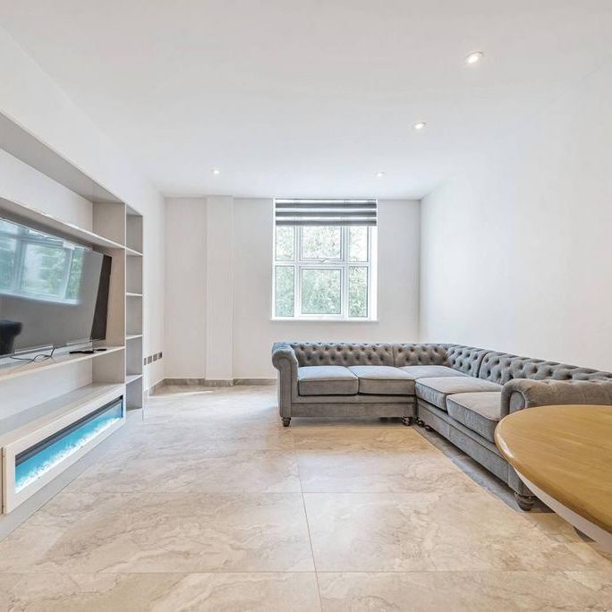 3 bedroom flat to rent - Photo 1