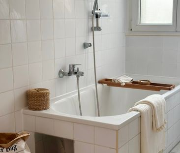 Nette 2 Raum Wohnung im Erdgeschoß mit getrennter Küche ** bei den ... - Photo 1