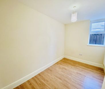 Cora Street, BARRY - Photo 1