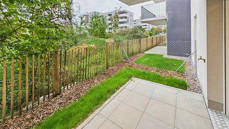 Appartement F2 - RESIDENCE NEUVE - PLATEAU DE HAYE - CUISINE EQUIPEE - TERRASSE - PARKING EXTERIEUR - Photo 2