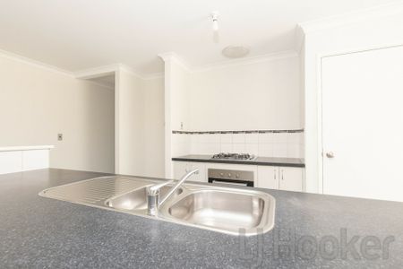 LARGE FAMILY HOME OPPOSITE PARK - Photo 3
