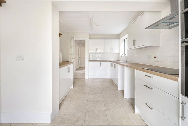 4 bedroom detached house to rent - Photo 1