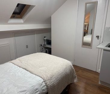 London Road, Romford, RM7 9QU, Property for rent - Photo 2