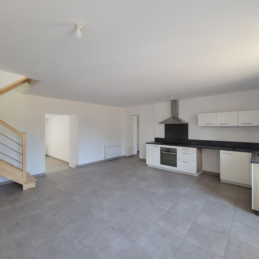 Location Maison 4 pièces 102m² MAURE DE BRETAGNE 35330 - Photo 1