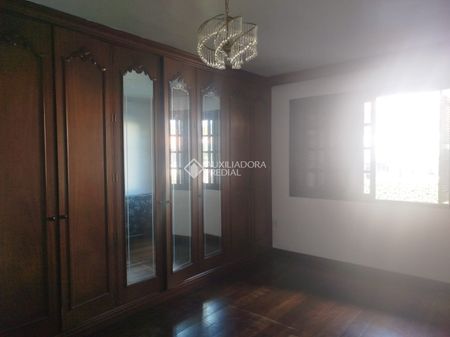 Casa com 6 quartos e 560m² para alugar em Partenon, Porto Alegre. - Photo 2
