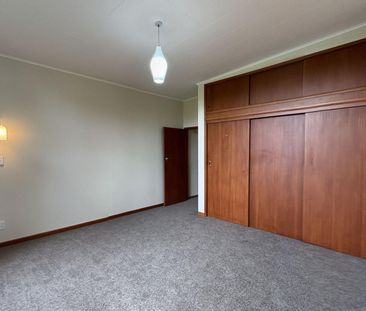 Raumati South - 2 Bedrooms - Photo 6