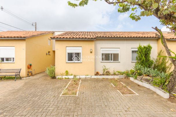 Casa em Condomínio com 2 quartos e 54m² para alugar em Olaria, Canoas. - Foto 1