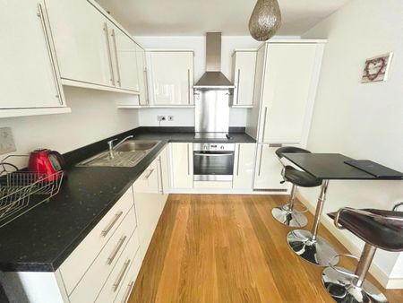 1 bedroom Flat To Let Total Size: 582 SQ FT - Photo 4