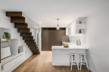 RENOVATED | BRILLIANTLY POSITIONED | LOW MAINTENANCE - Photo 3