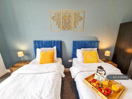 2 bedroom flat to rent - Photo 1