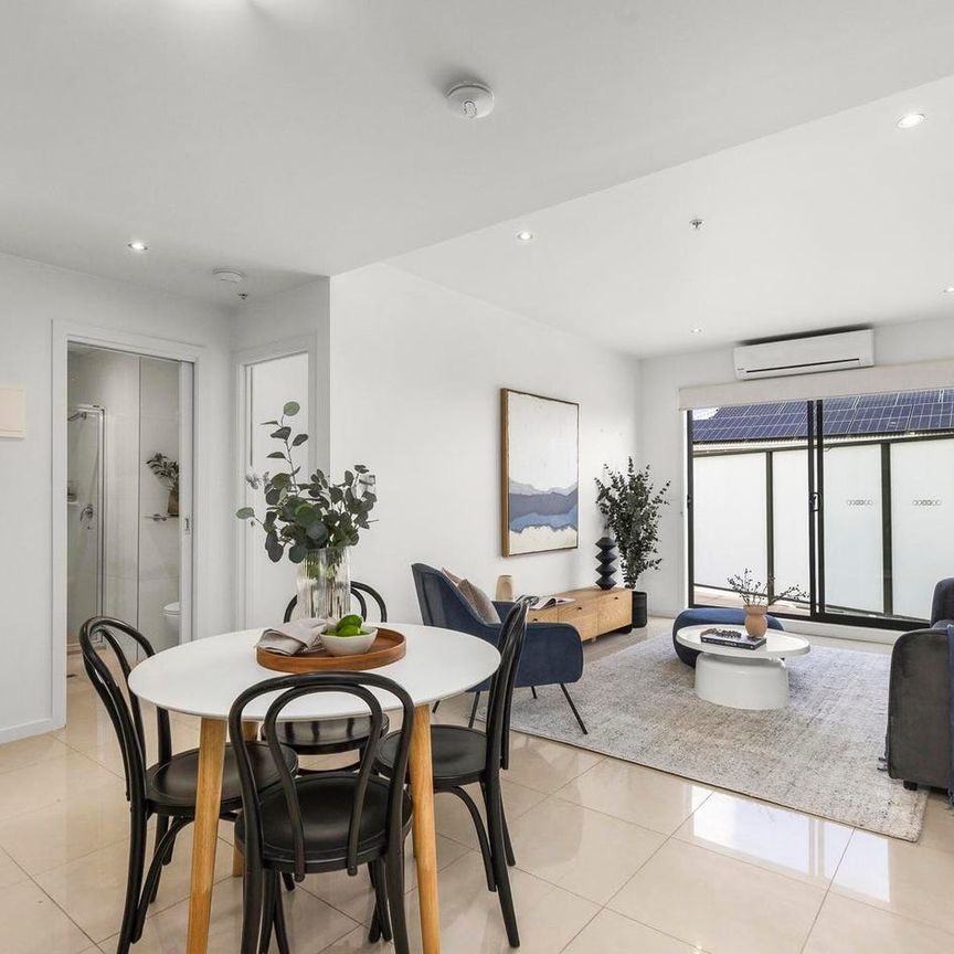 Spacious, and perfectly located! - Photo 1