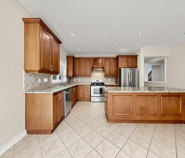 For Lease - 139 Queen Filomena Avenue, Vaughan, Ontario - Photo 4