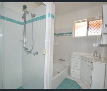 Coastal Living Made Easy – Stroll to the Beach from Your Burleigh H... - Photo 2