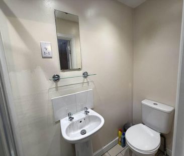 1 bedroom in a house share to rent - Photo 6