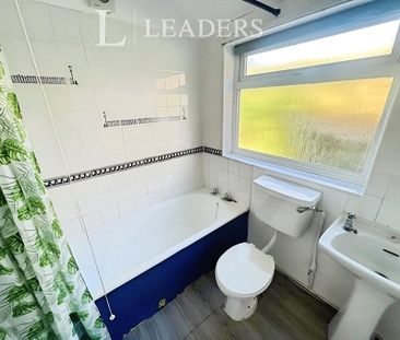 3 bedroom house to rent Humber Road, Beeston, Nottingham, NG9 - Photo 5