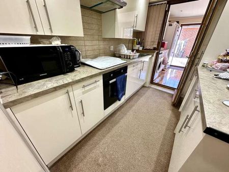 Vanbrough Crescent, Northolt, UB5 - Photo 4