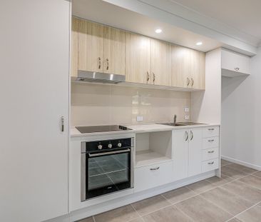 Near New, Stylish & Compact - Photo 4