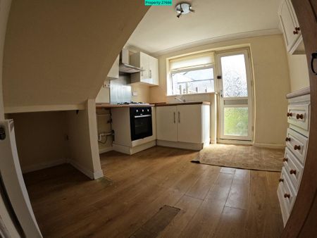 2 bedroom terraced house to rent - Photo 4